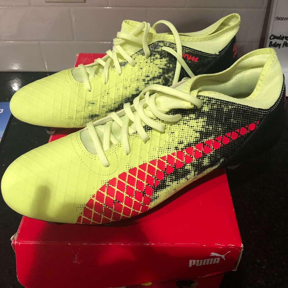 Men’s soccer cleats size 12